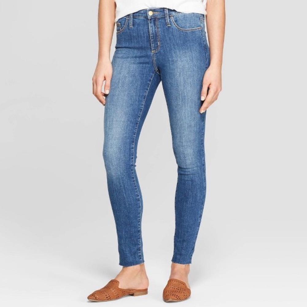 NWT Universal Thread High Rise Skinny Raw Hem